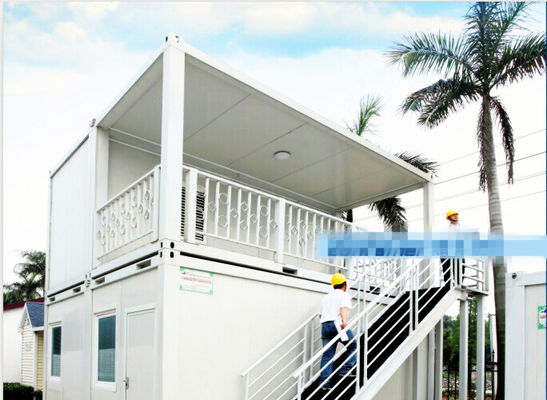 China Galvanized Steel Mobile Container Homes Aluminum Alloy Window Wind Resistance factory