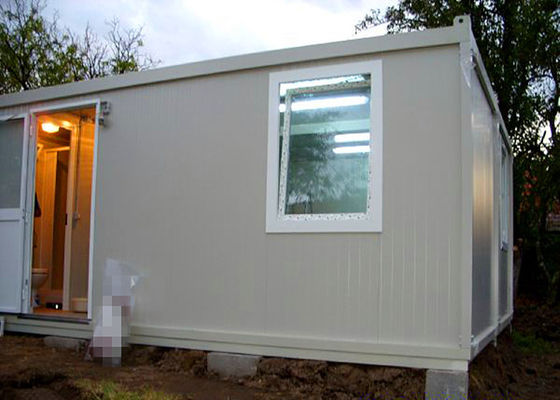 China Temporary Residence Modular Container House Steel Door With Sanitary Facilities factory