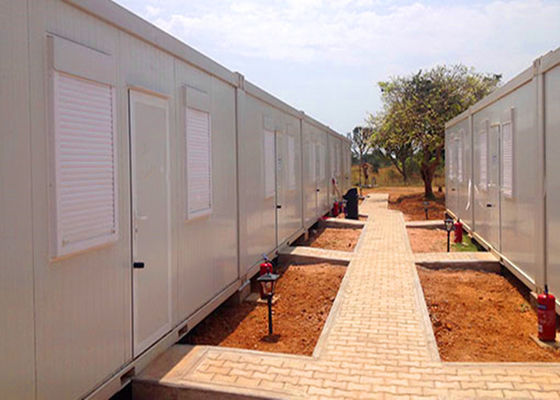 China Shutter Windows Storage Container Houses , Freight Storage Containers With Living Facilities factory